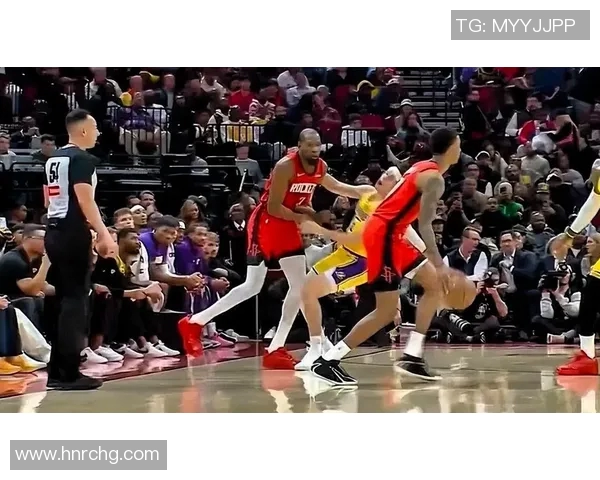 湖人队与火箭队今日激战回顾及精彩瞬间分析